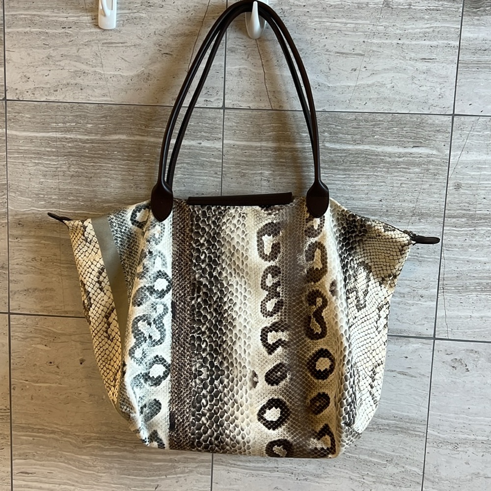 Long champ RARE snakeskin print large tote - Picture 2 of 10